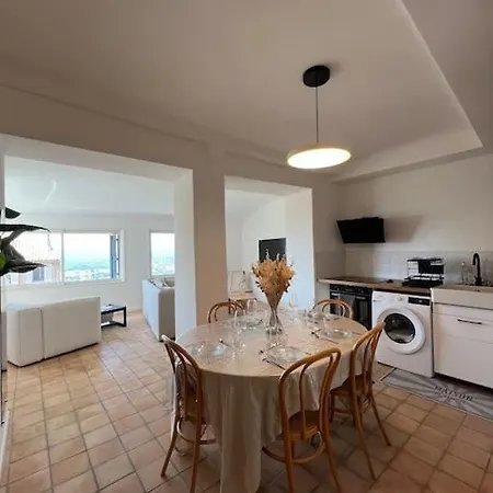 - Le Loft Appartement Bormes-les-Mimosas