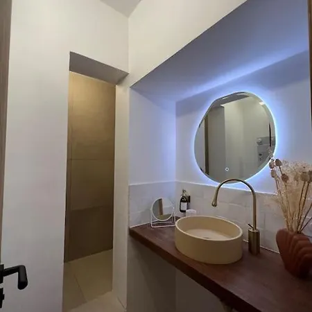 - Le Loft Bormes-les-Mimosas